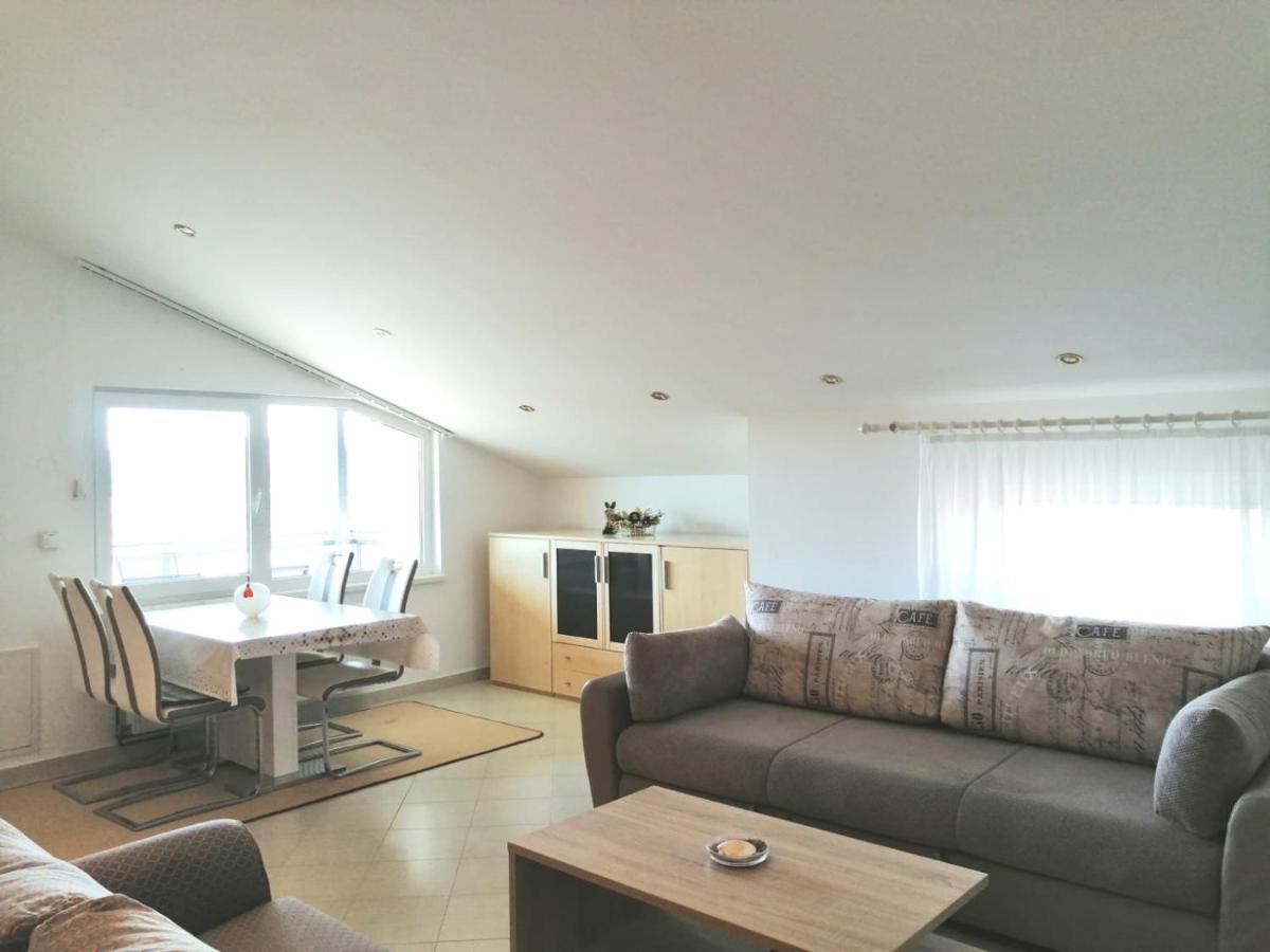 Lovely Sea View House In Malinska Island Krk المظهر الخارجي الصورة