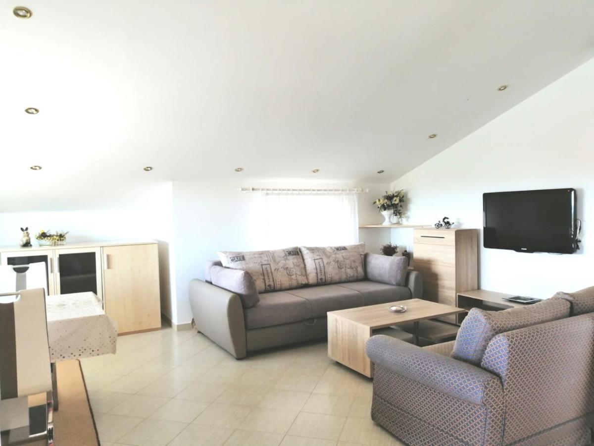 Lovely Sea View House In Malinska Island Krk المظهر الخارجي الصورة