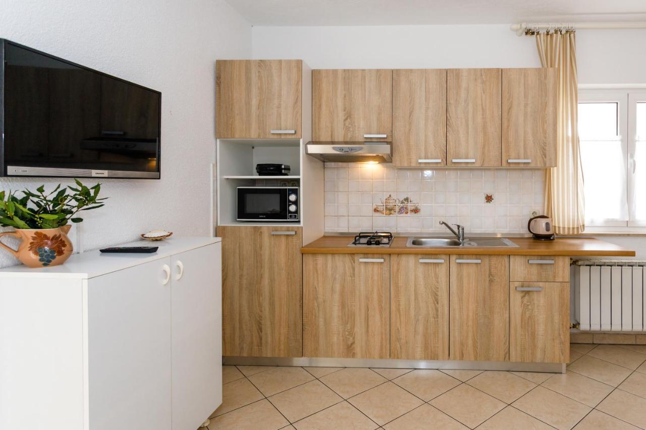 Lovely Sea View House In Malinska Island Krk المظهر الخارجي الصورة