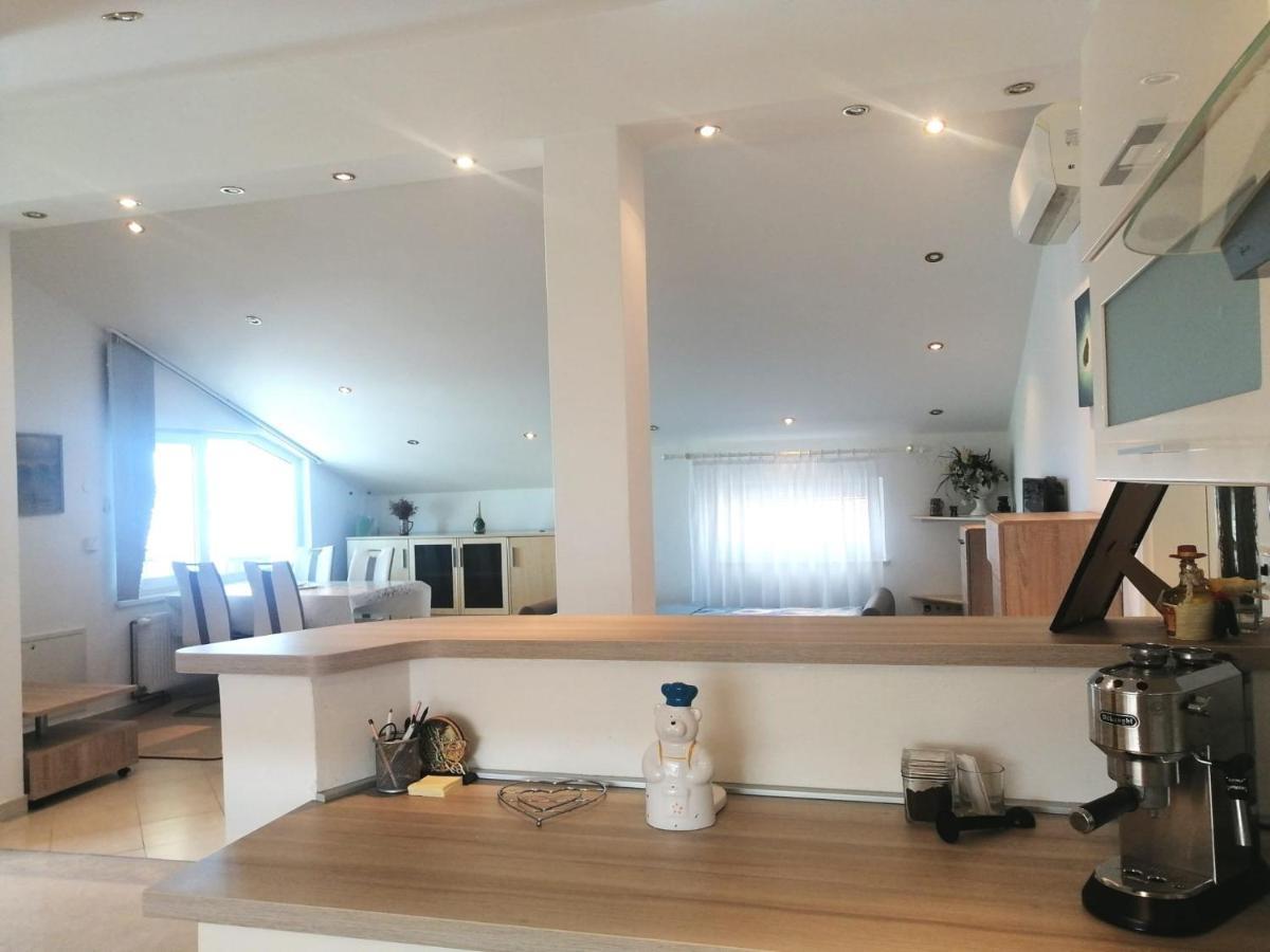 Lovely Sea View House In Malinska Island Krk المظهر الخارجي الصورة