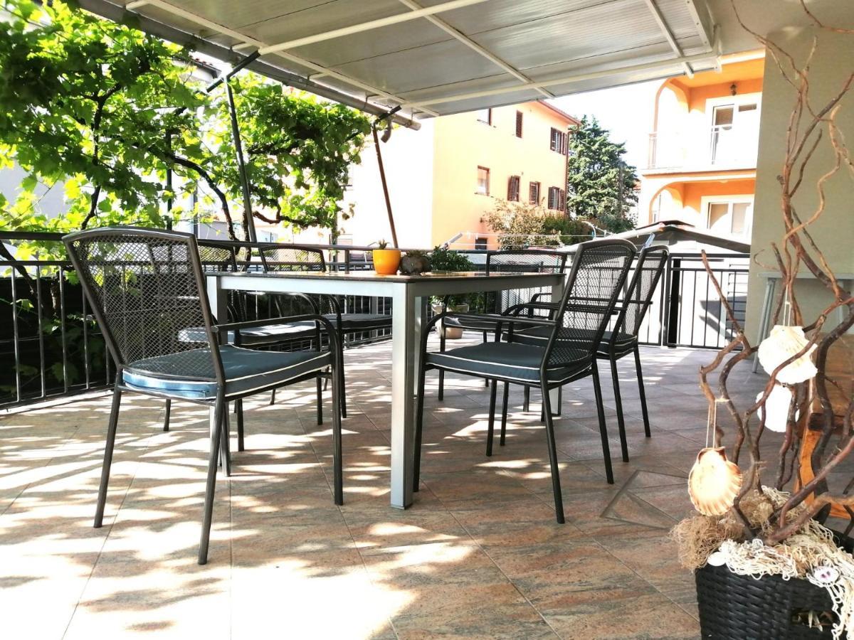 Lovely Sea View House In Malinska Island Krk المظهر الخارجي الصورة